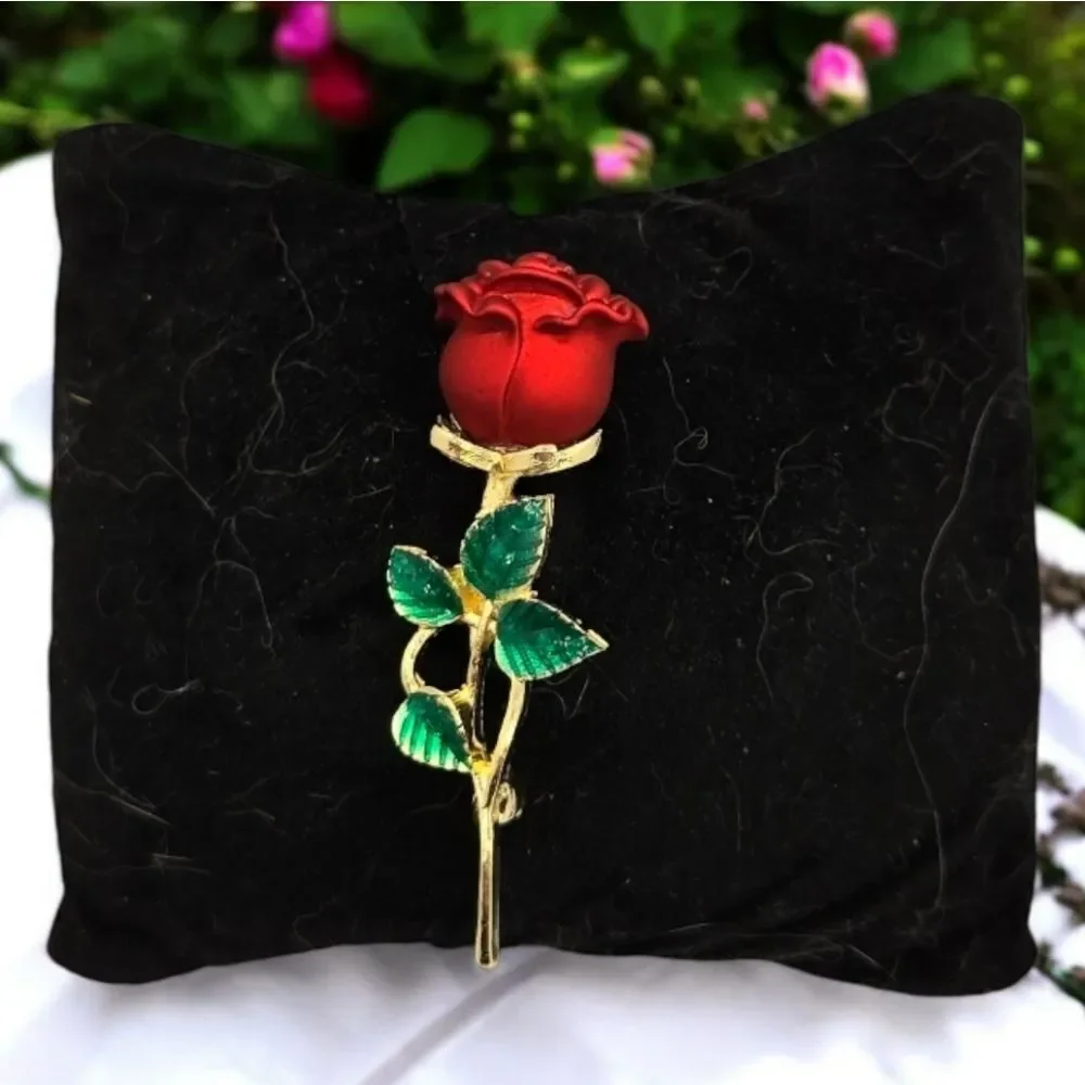 Elegant Red Rose Brooch 3D Gold Pin Romantic Love Girlfriend Wife Gift Timeless